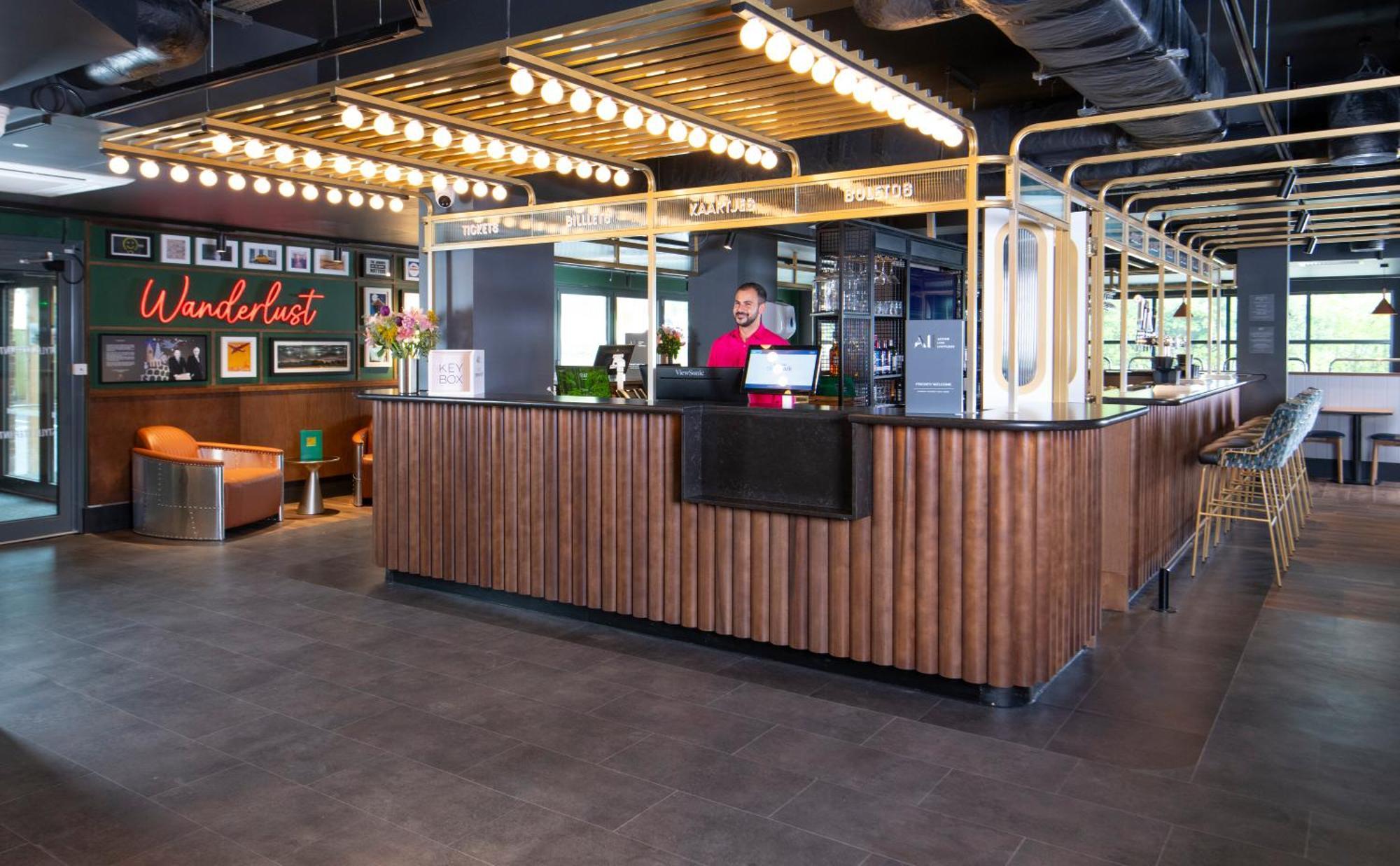 Ibis Styles London Gatwick Airport Otel Crawley  Dış mekan fotoğraf
