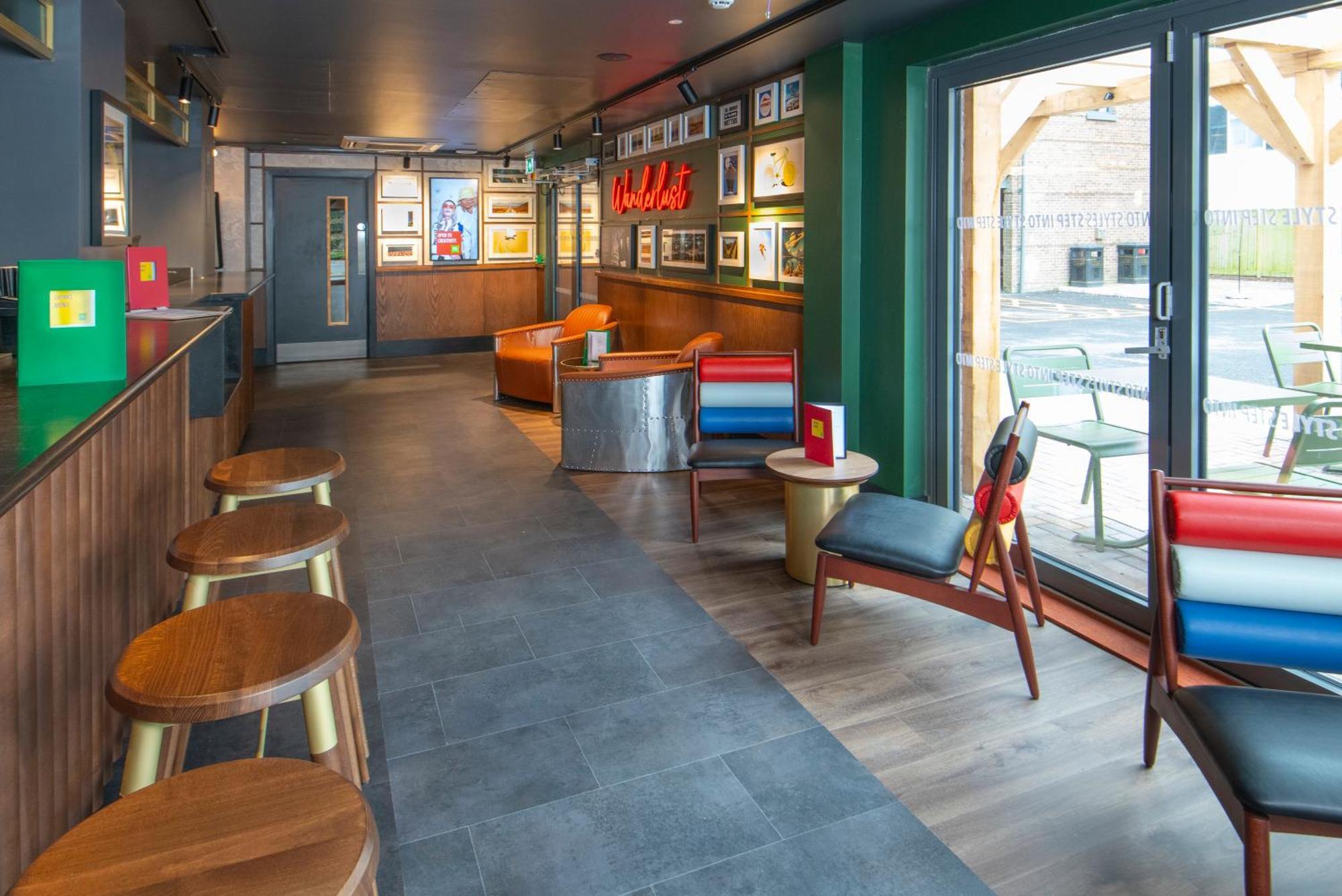 Ibis Styles London Gatwick Airport Otel Crawley  Dış mekan fotoğraf