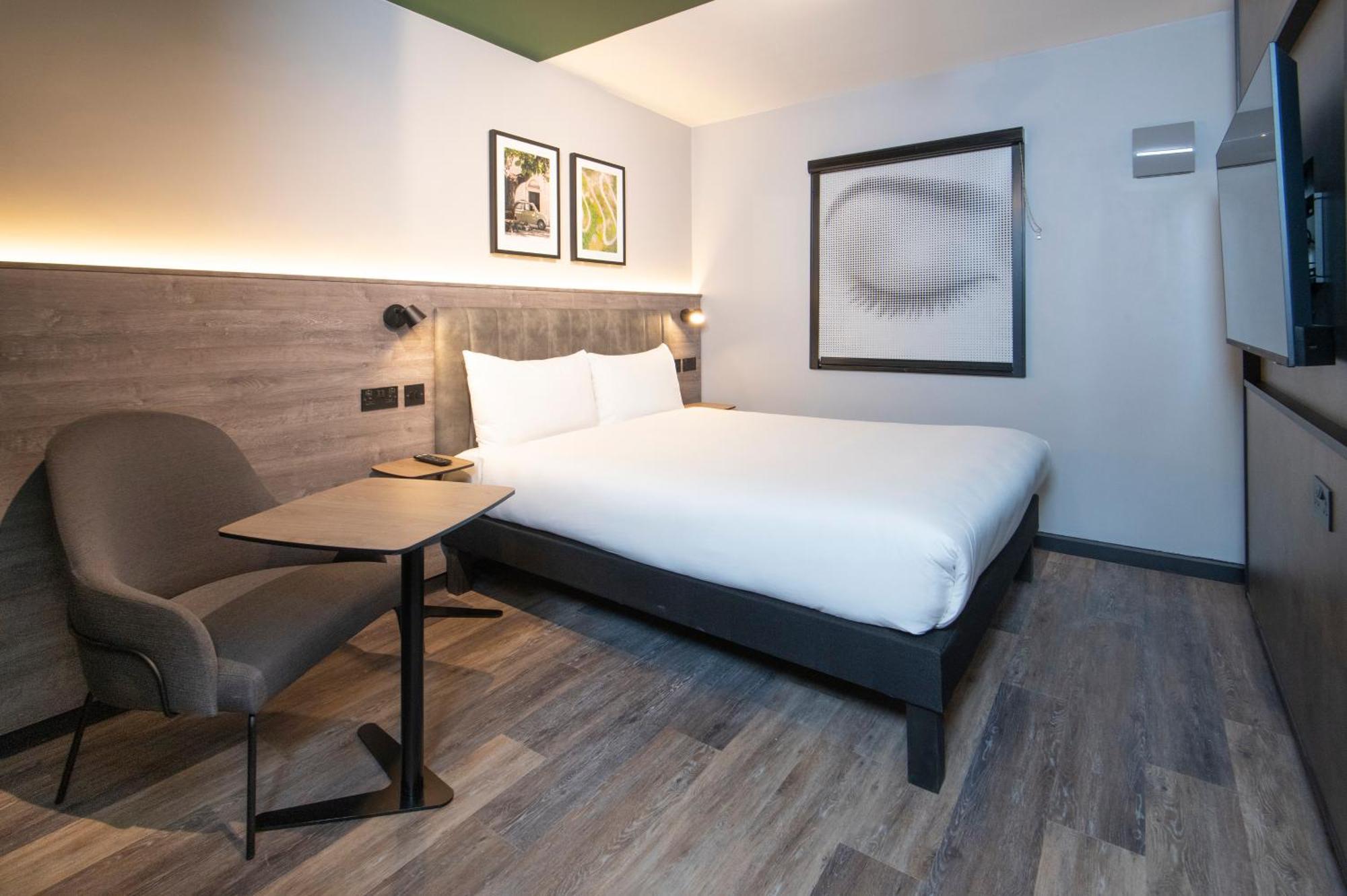 Ibis Styles London Gatwick Airport Otel Crawley  Dış mekan fotoğraf