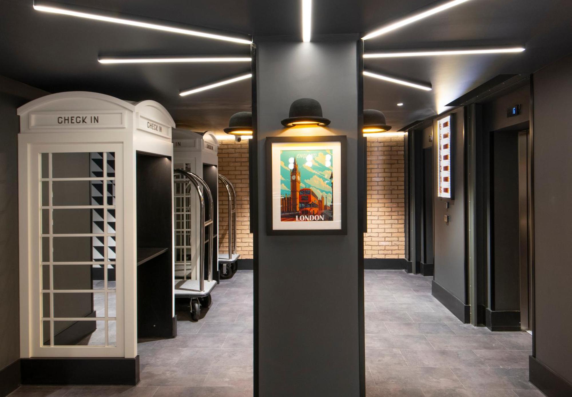 Ibis Styles London Gatwick Airport Otel Crawley  Dış mekan fotoğraf