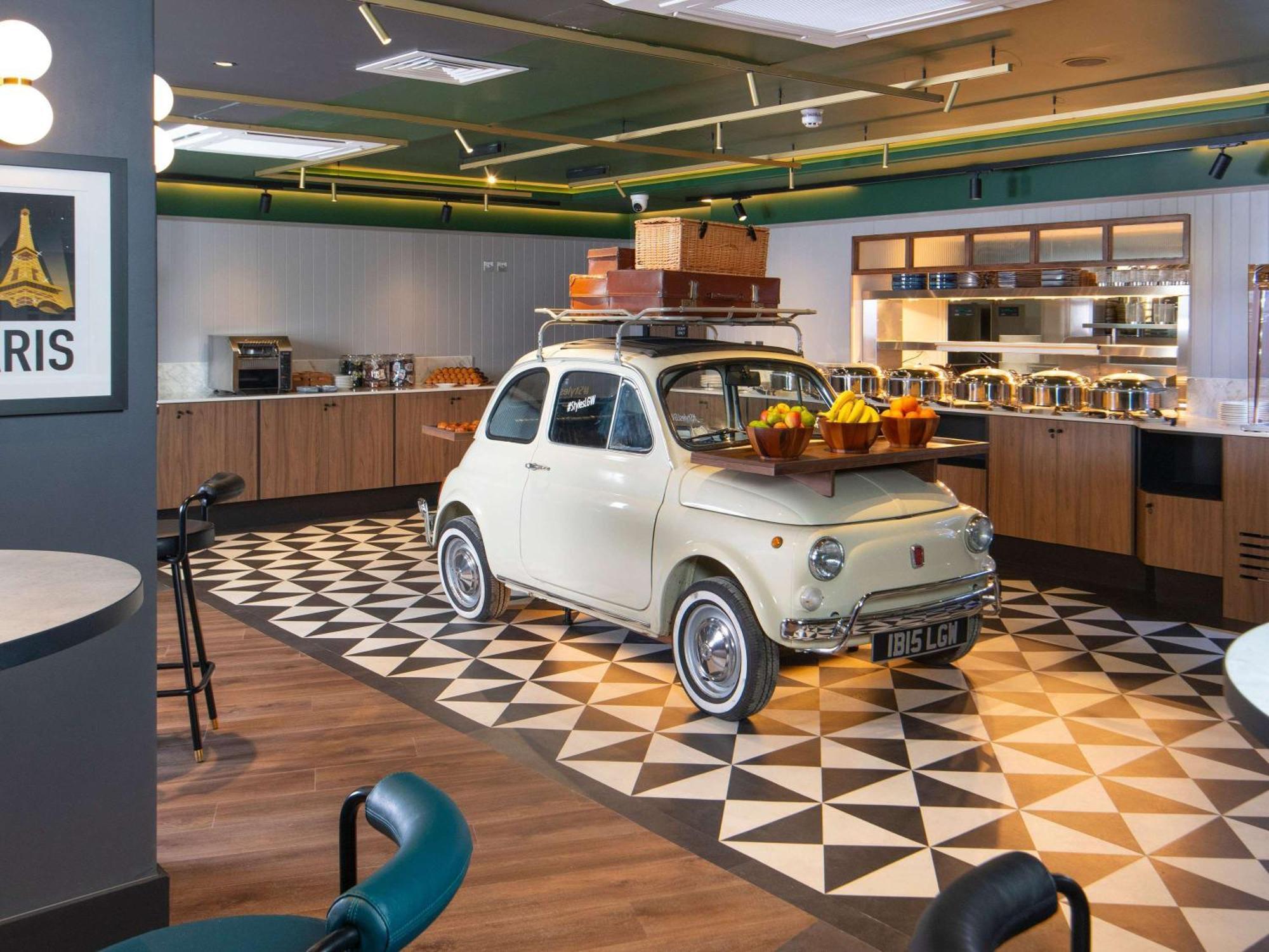 Ibis Styles London Gatwick Airport Otel Crawley  Dış mekan fotoğraf