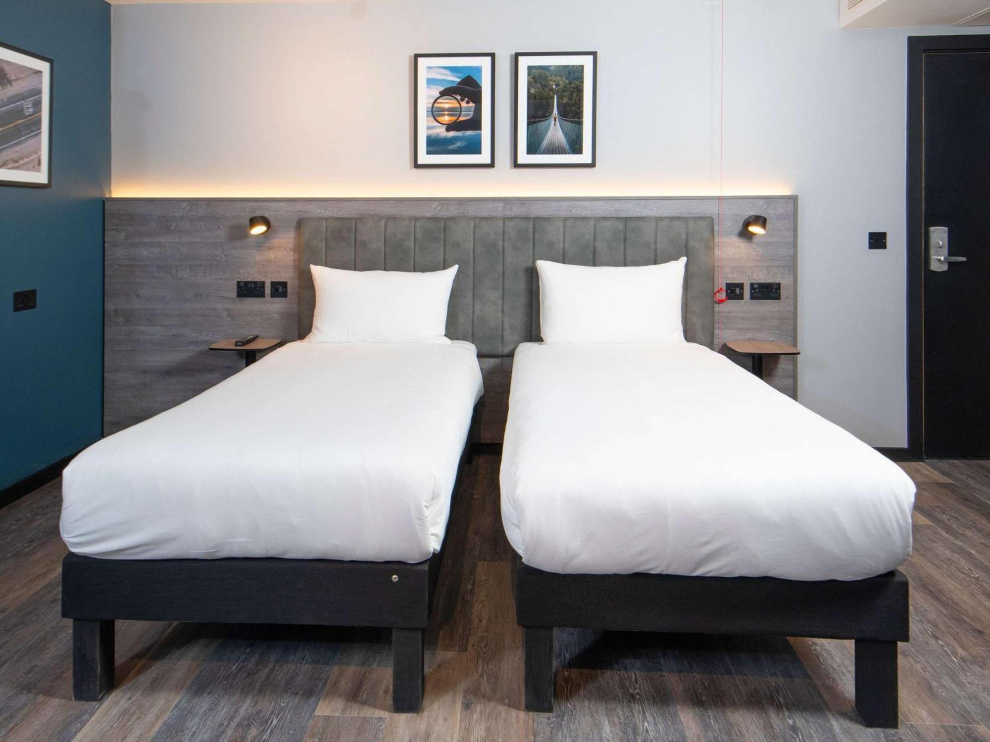 Ibis Styles London Gatwick Airport Otel Crawley  Dış mekan fotoğraf