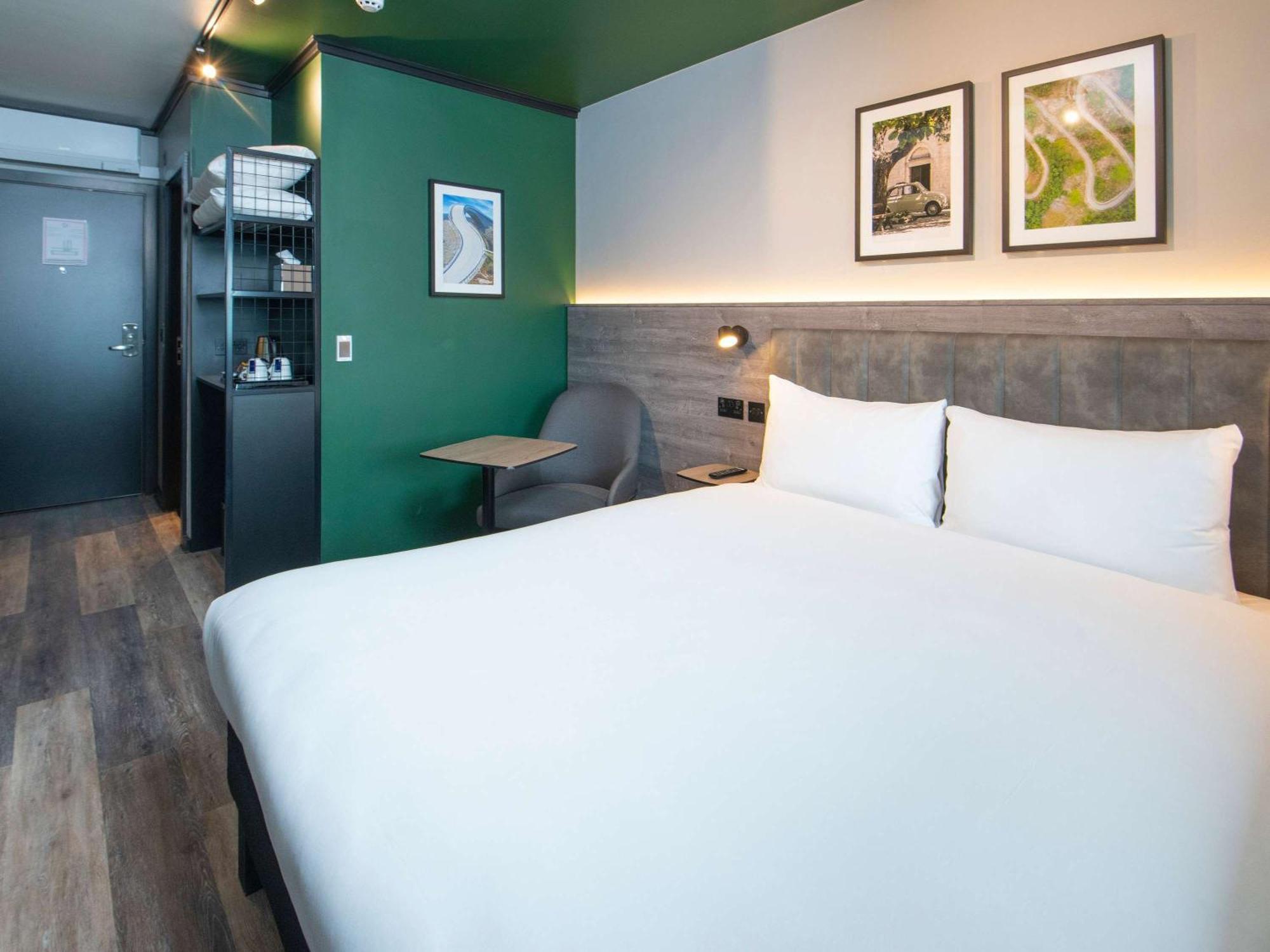Ibis Styles London Gatwick Airport Otel Crawley  Dış mekan fotoğraf
