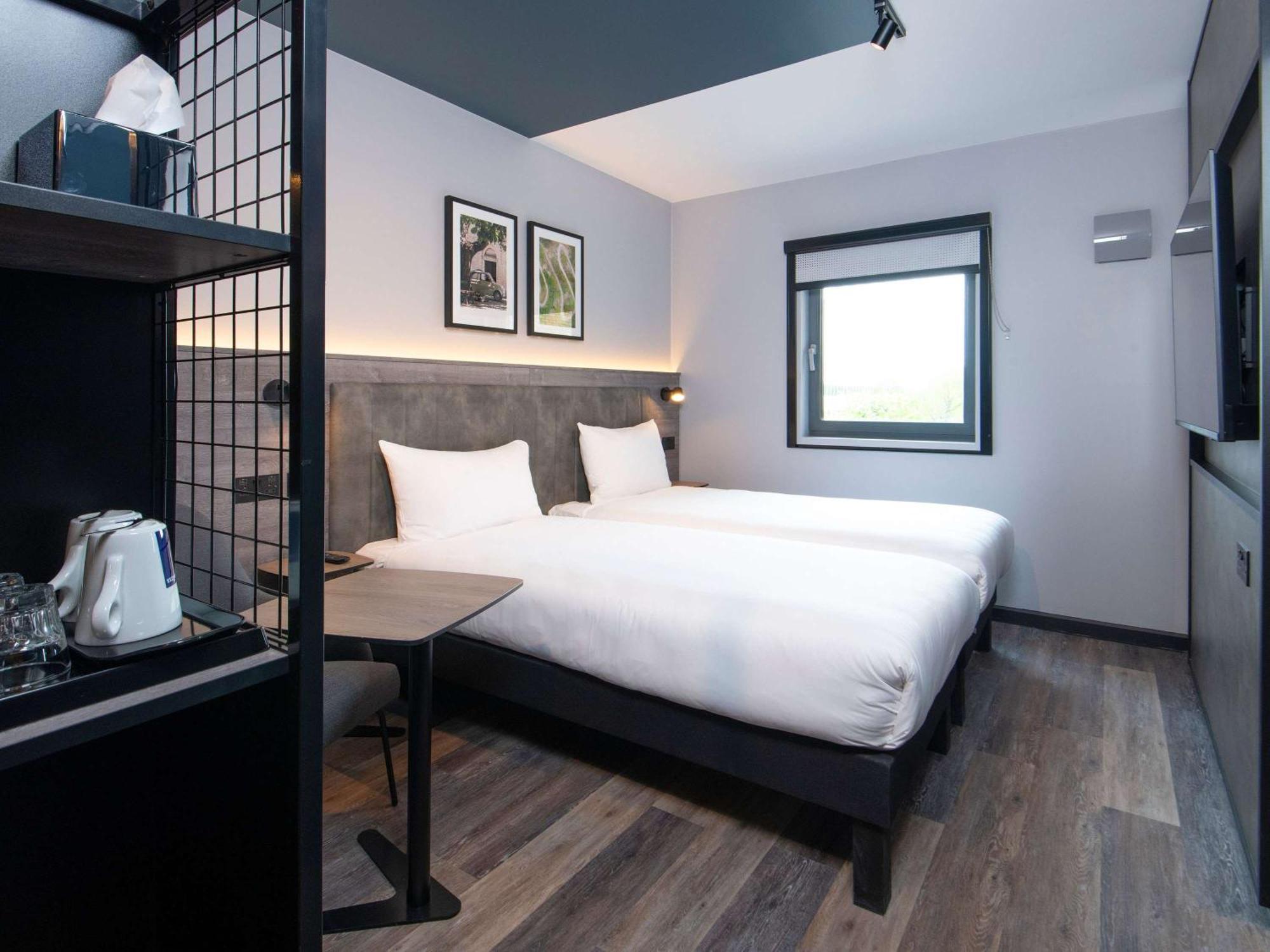 Ibis Styles London Gatwick Airport Otel Crawley  Dış mekan fotoğraf