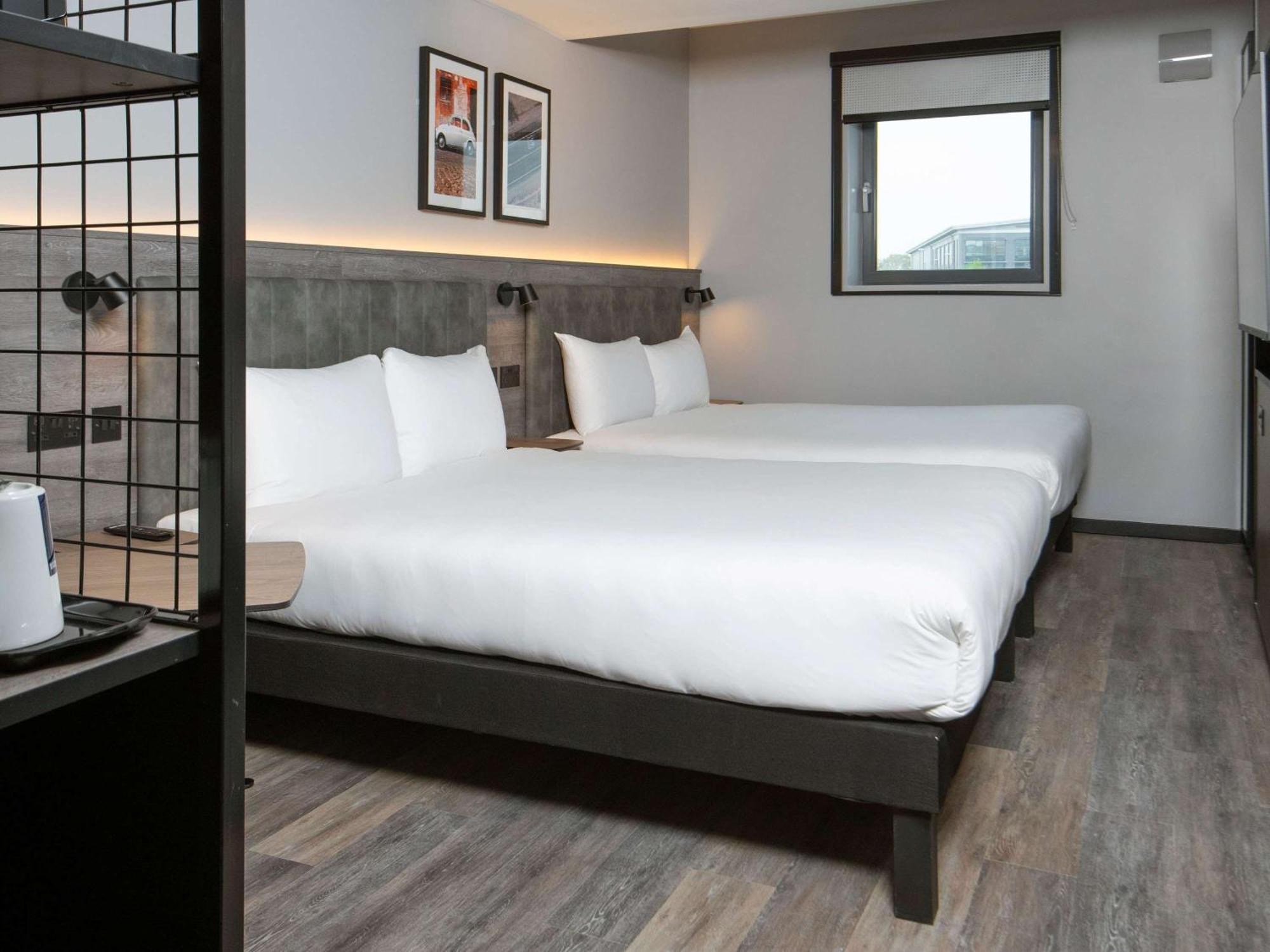 Ibis Styles London Gatwick Airport Otel Crawley  Dış mekan fotoğraf
