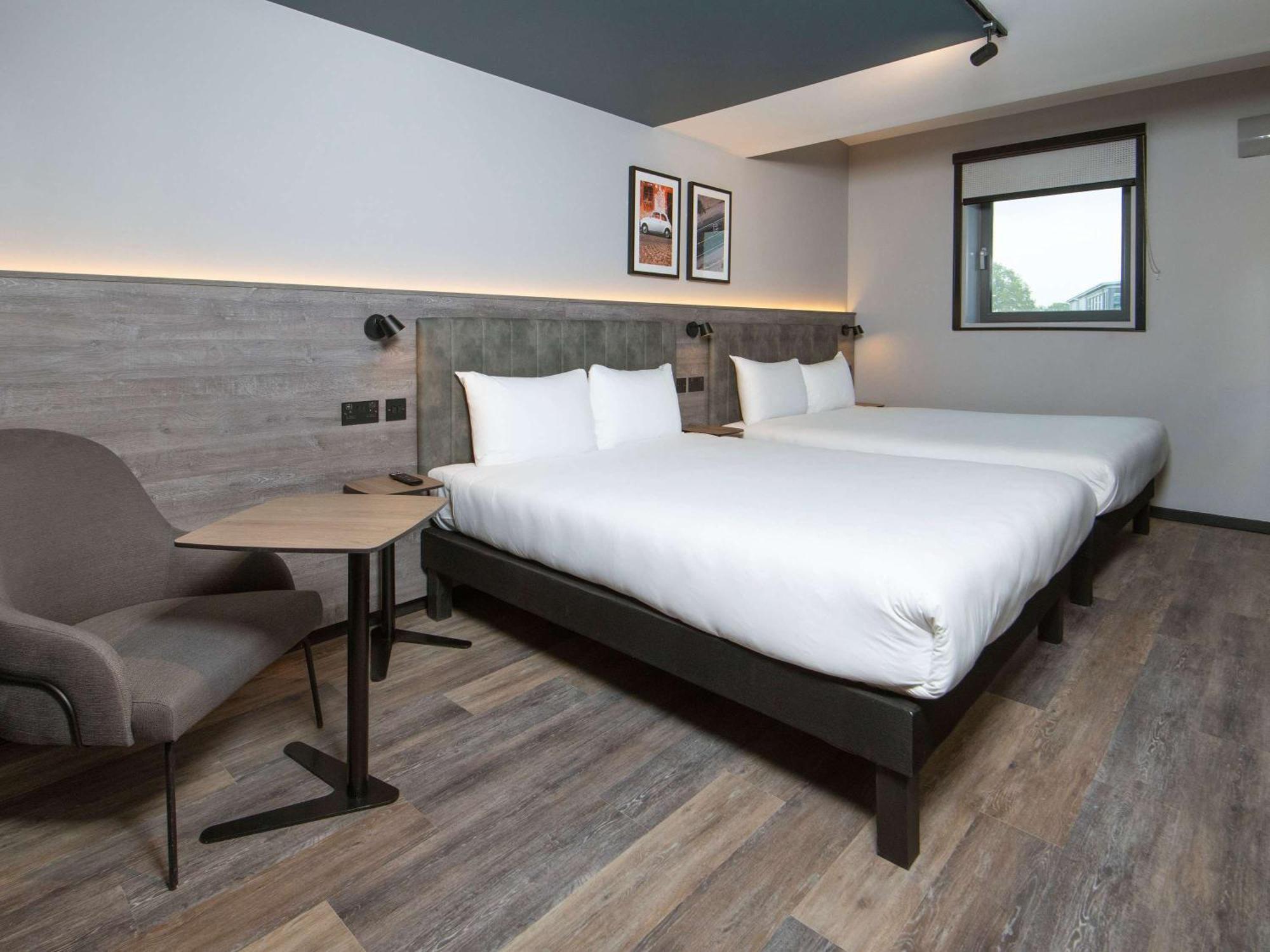 Ibis Styles London Gatwick Airport Otel Crawley  Dış mekan fotoğraf