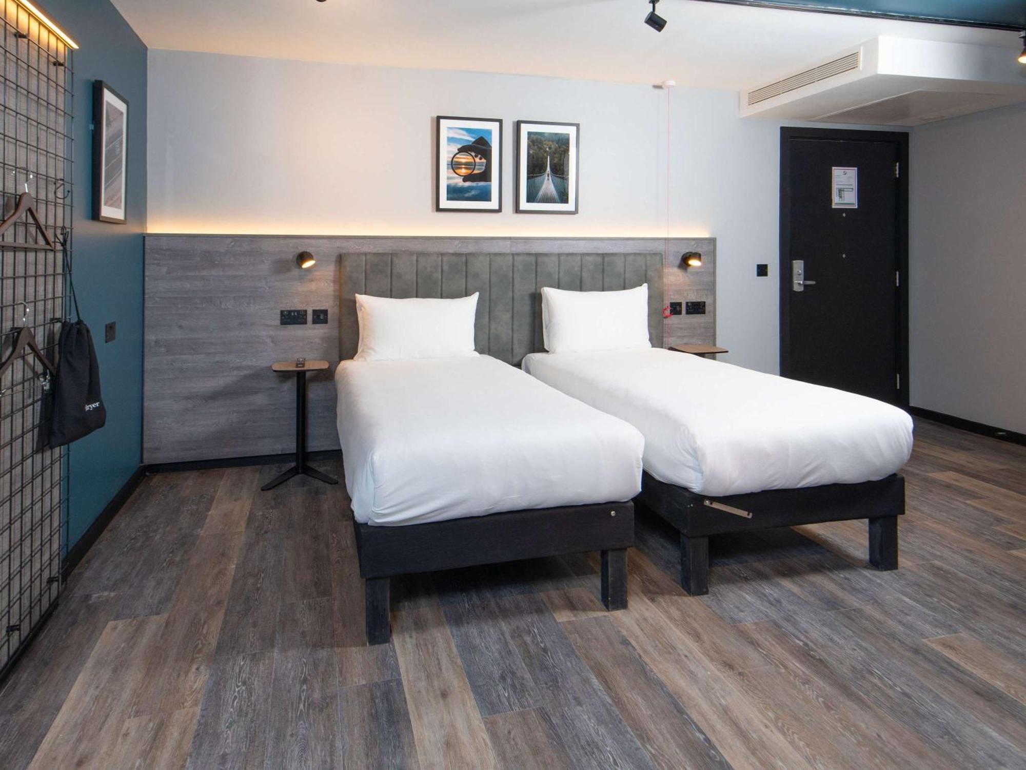 Ibis Styles London Gatwick Airport Otel Crawley  Dış mekan fotoğraf
