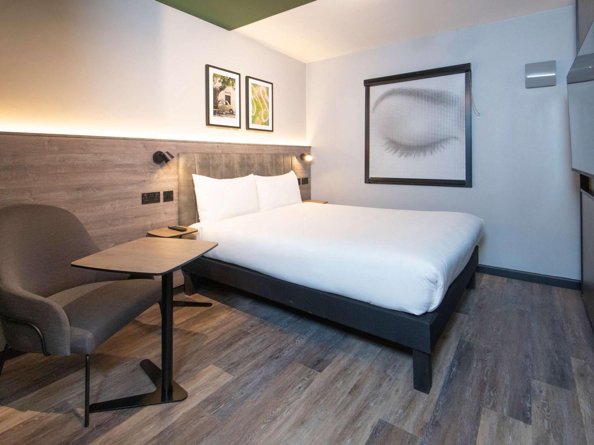 Ibis Styles London Gatwick Airport Otel Crawley  Dış mekan fotoğraf