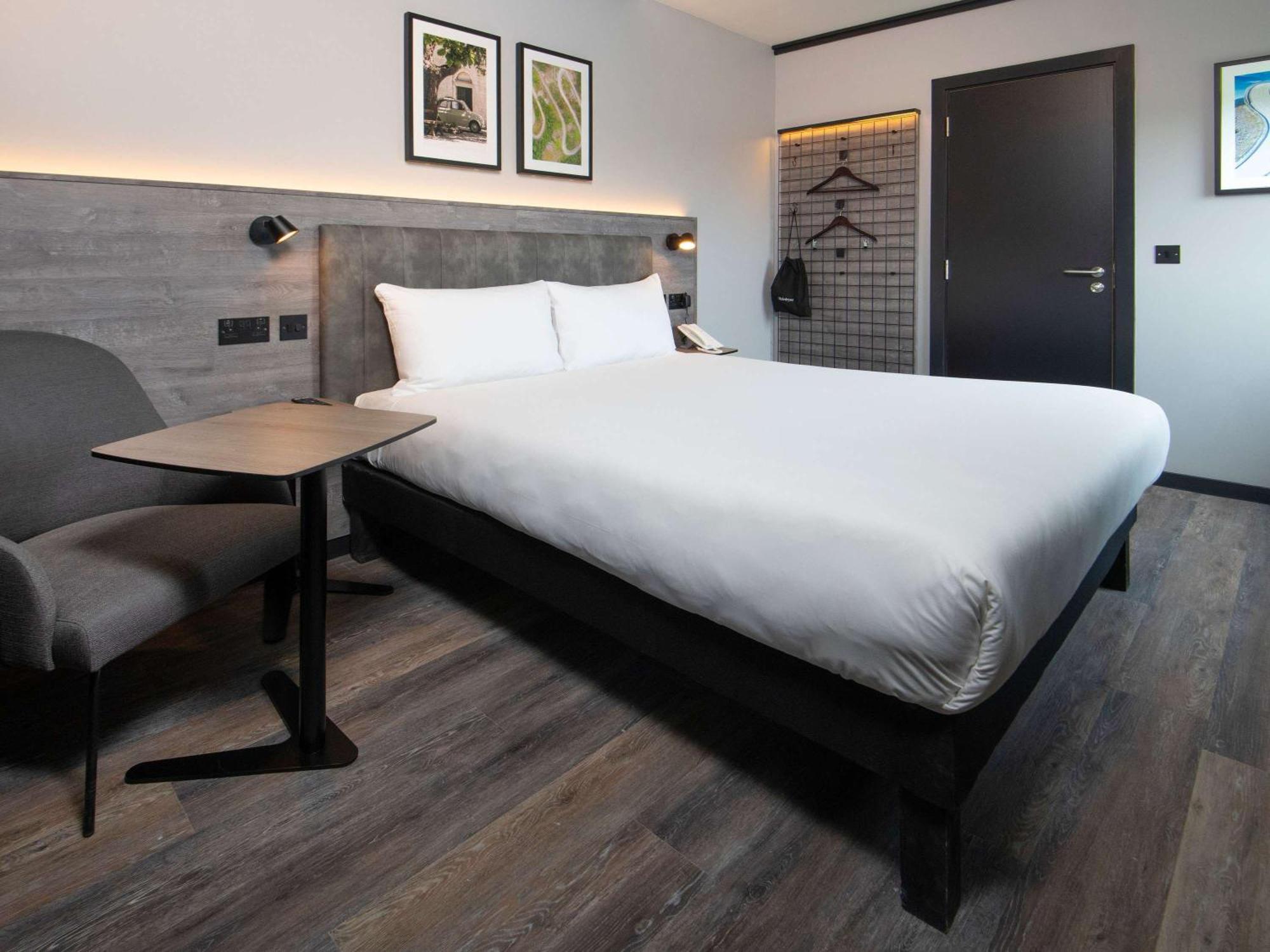 Ibis Styles London Gatwick Airport Otel Crawley  Dış mekan fotoğraf