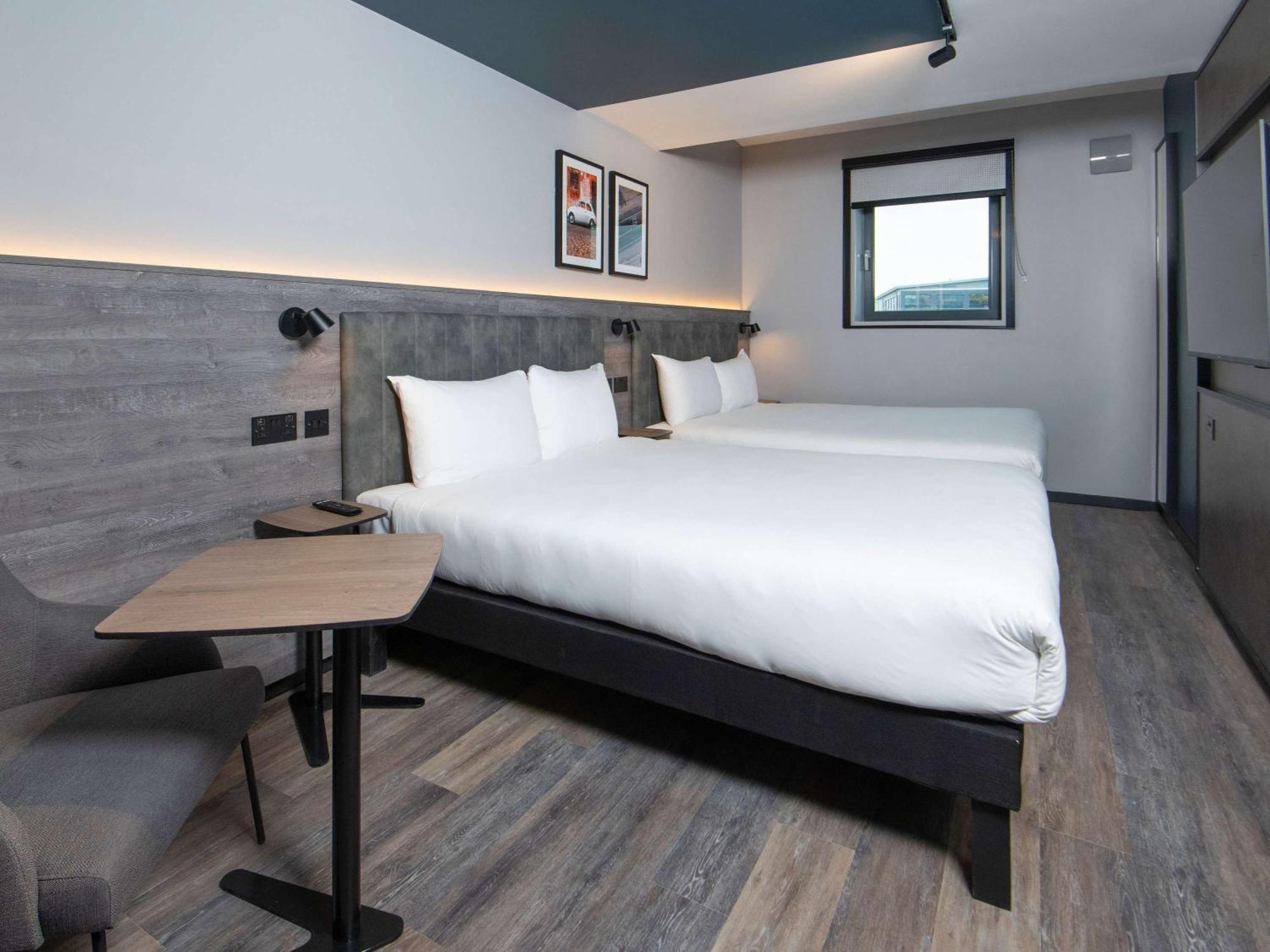 Ibis Styles London Gatwick Airport Otel Crawley  Dış mekan fotoğraf