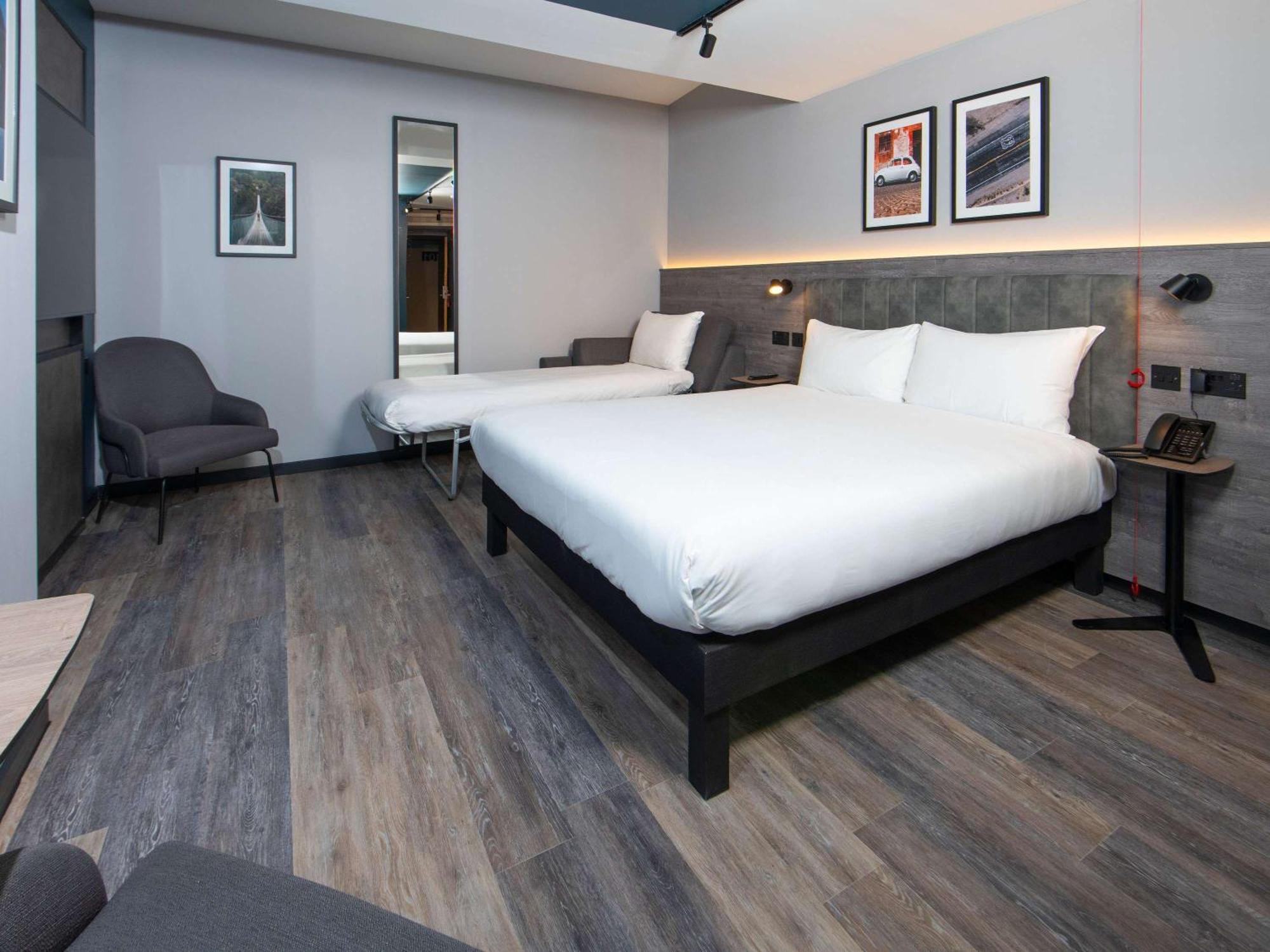 Ibis Styles London Gatwick Airport Otel Crawley  Dış mekan fotoğraf