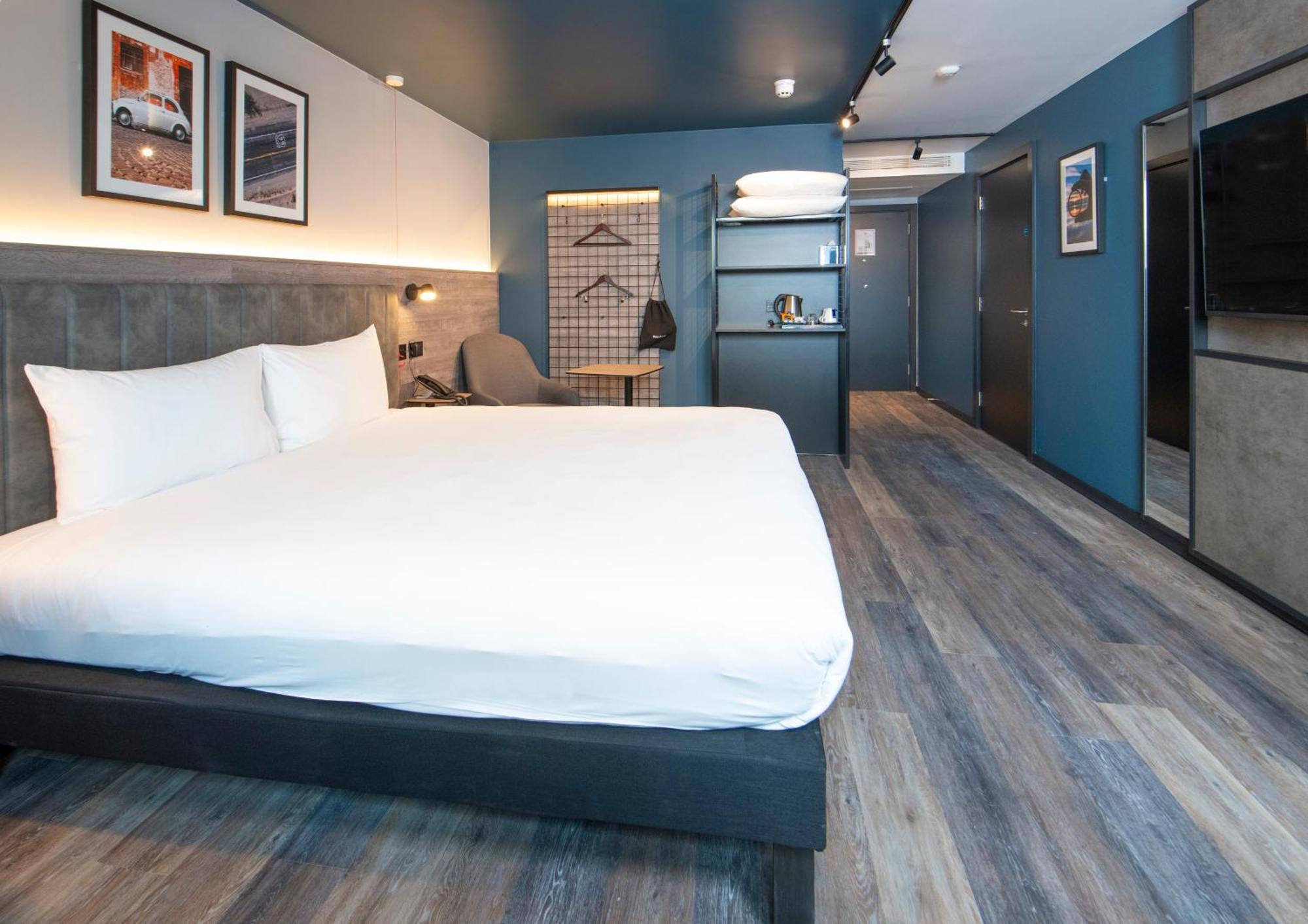 Ibis Styles London Gatwick Airport Otel Crawley  Dış mekan fotoğraf